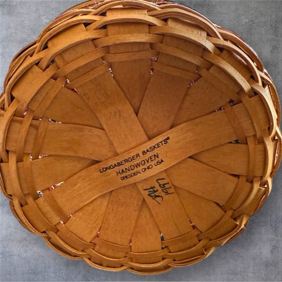 1997 Longaberger Inaugural Basket with protector and liner - Picture 3 of 5